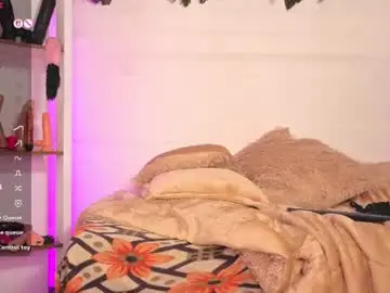 Louise_nails  live sex cam