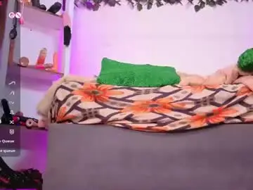 Louise_nails  live sex cam