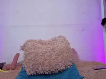 Louise_nails  live sex cam
