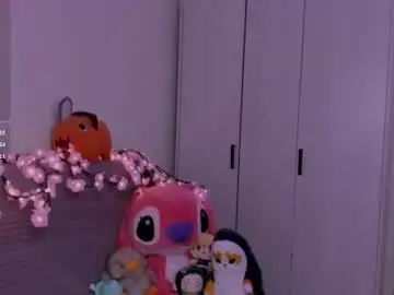 Keenakoshkameow  live sex cam