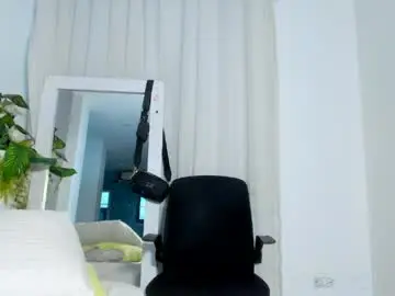 Viictoriiasaenz  live sex cam