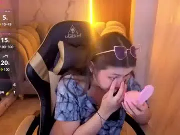 Honeydoll_tf  live sex cam