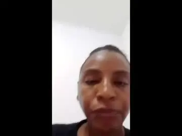 Pretinha27  live sex cam