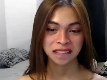 Suckablechick  live sex cam