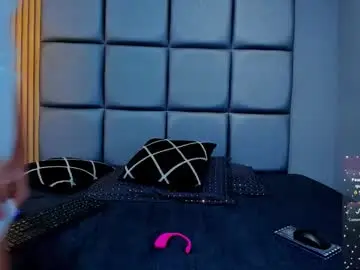 Andrea_love01  live sex cam