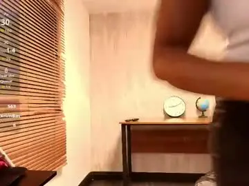 Aurorabrow  live sex cam