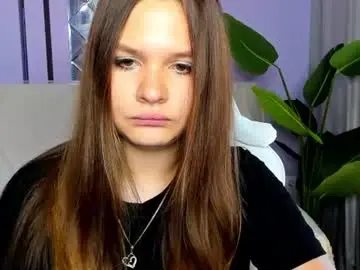 Cutiechl0e  live sex cam