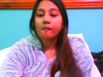 Indianprettysmile2  live sex cam