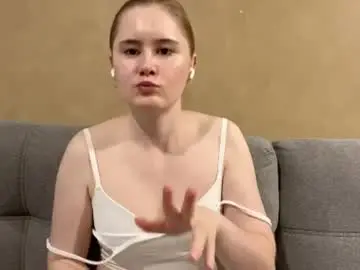 Kissymeow  live sex cam