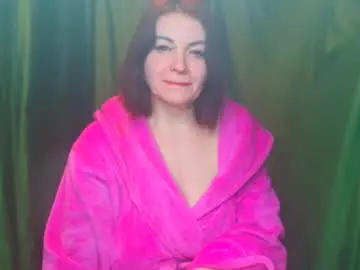 Milana9732  live sex cam