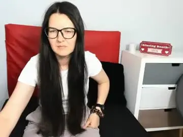 Nadiatrue  live sex cam