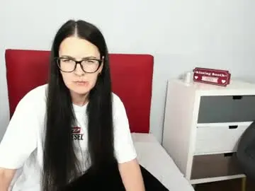 Nadiatrue  live sex cam