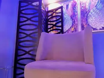 Thays_guerra  live sex cam