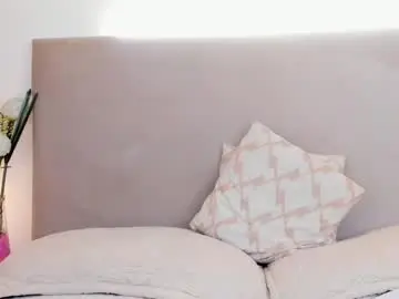 Valu_bm_  live sex cam