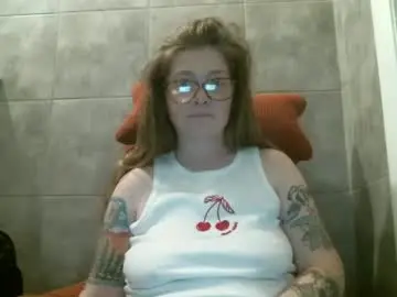 Debbieafterhours69  live sex cam