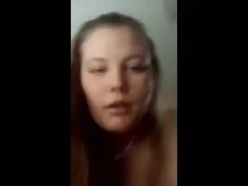 Kenziebenzie22  live sex cam