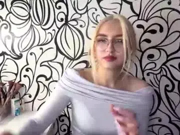 Nadiaknake  live sex cam