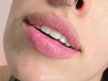 Saraarchbould  live sex cam
