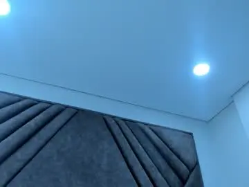 Shadow_hill  live sex cam