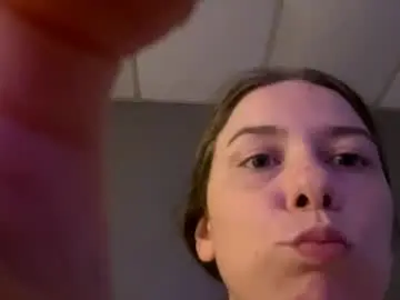 Shyhotnerd  live sex cam