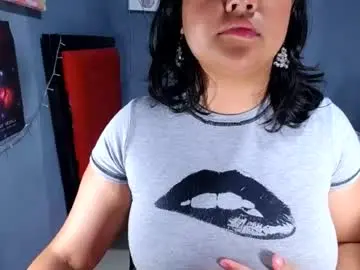 Sweettei  live sex cam