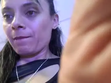 Azura_lion  live sex cam