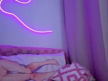 B4by_emilia  live sex cam