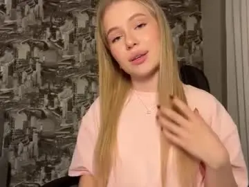 Kyliekempton  live sex cam