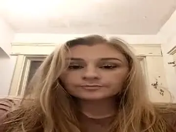 Sluttychloe143  live sex cam