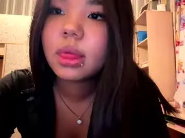 Berniecekogler  live sex cam