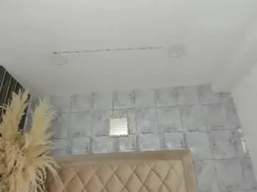 Kourtneyandrews  live sex cam
