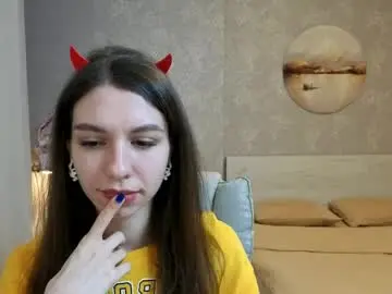 Softwine  live sex cam