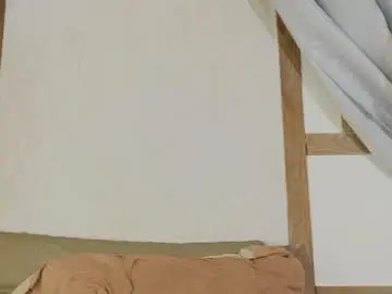 Suzannebloom  live sex cam