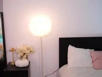 Yess_kiki  live sex cam