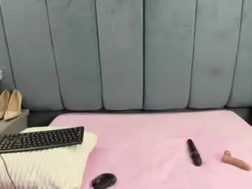 Zoesmiitt  live sex cam