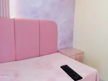 Emily_aura  live sex cam