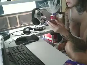 Horrorqueen1225  live sex cam