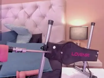 Kiaraadvani_  live sex cam