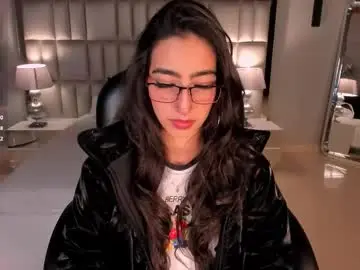 Larisasmirnov  live sex cam