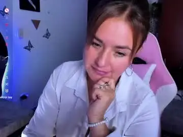 Luciamature_  live sex cam