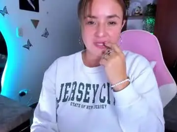 Luciamature_  live sex cam