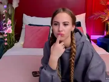 Lullyfox  live sex cam