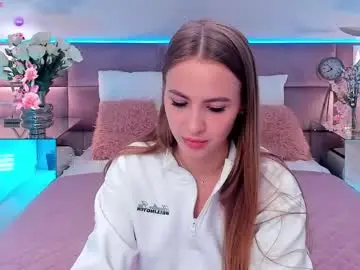 Lullyfox  live sex cam