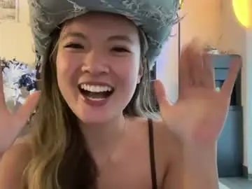 Lunalovesuuuuu  live sex cam