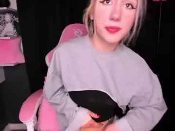 Lyrav1el  live sex cam