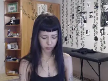 Wavy_nights  live sex cam