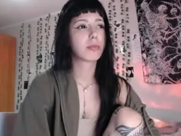 Wavy_nights  live sex cam