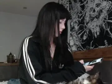 Wavy_nights  live sex cam
