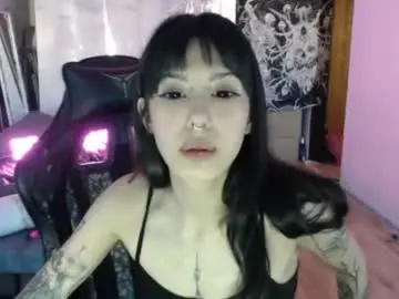 Wavy_nights  live sex cam