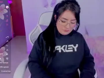 Heey_kitty  live sex cam